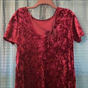 Boutique velvet dress with pockets.